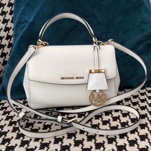 MICHAEL KORS cross body purse